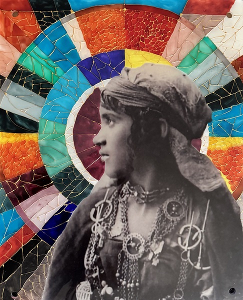 Sassi Sabrine - Femme du sud - Zeineb - Fileuse  Mix Medium  20x24 Print